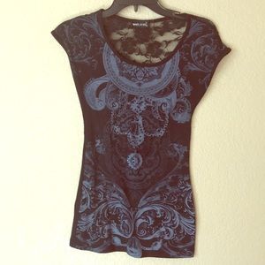 Gorgeous t shirt with sequins and laced back